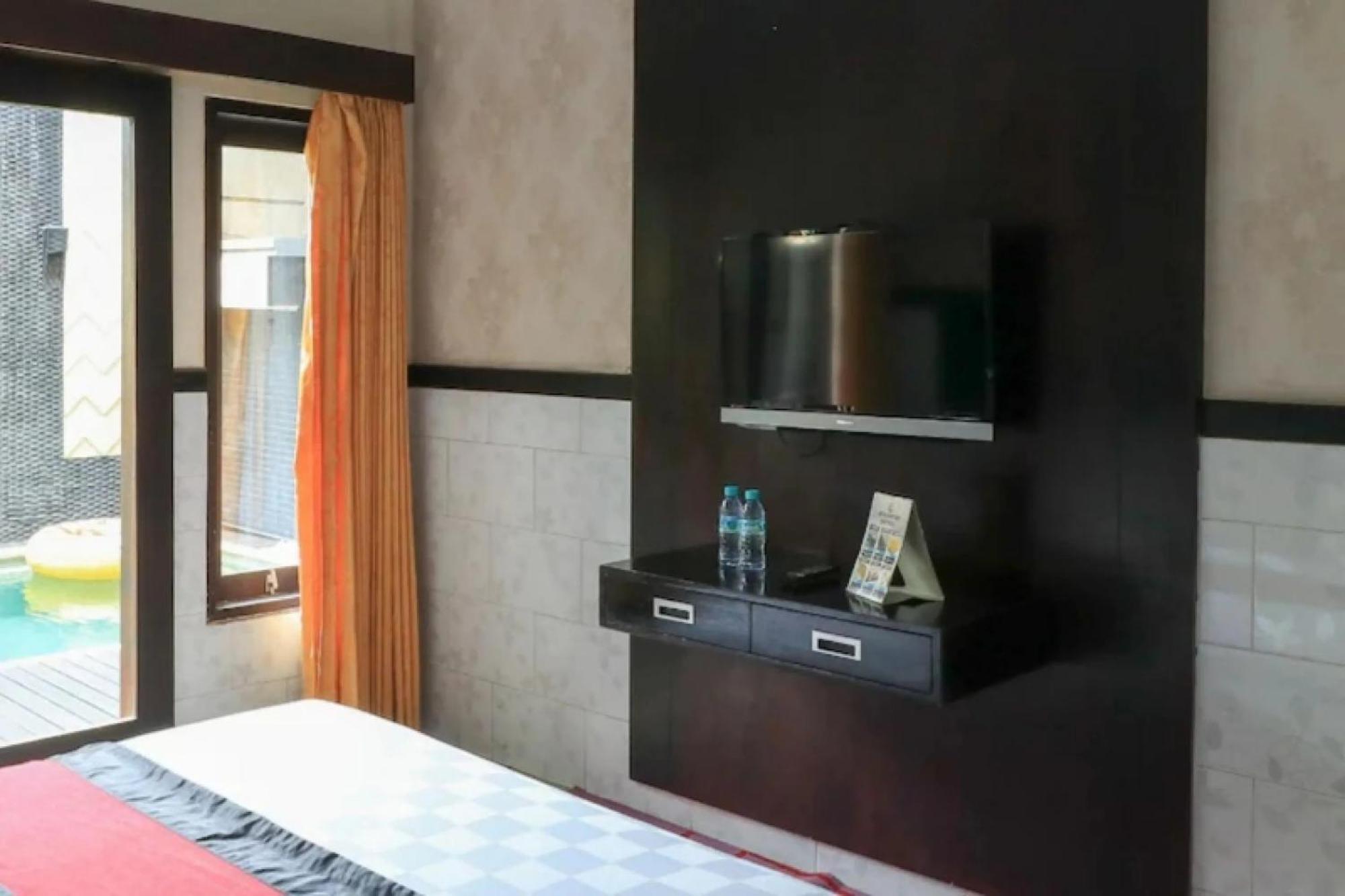 Antara Sunset Road Hotel Legian Exterior foto
